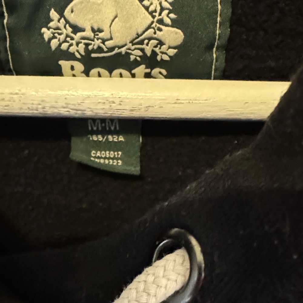 Roots Black and White Men's Sweater - Picture 2 of 3